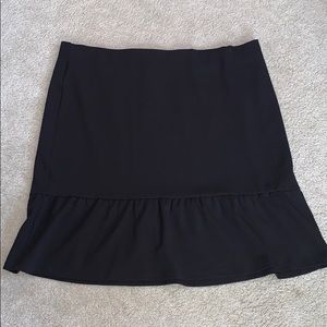 NWT Roz & Ali black ruffle skirt